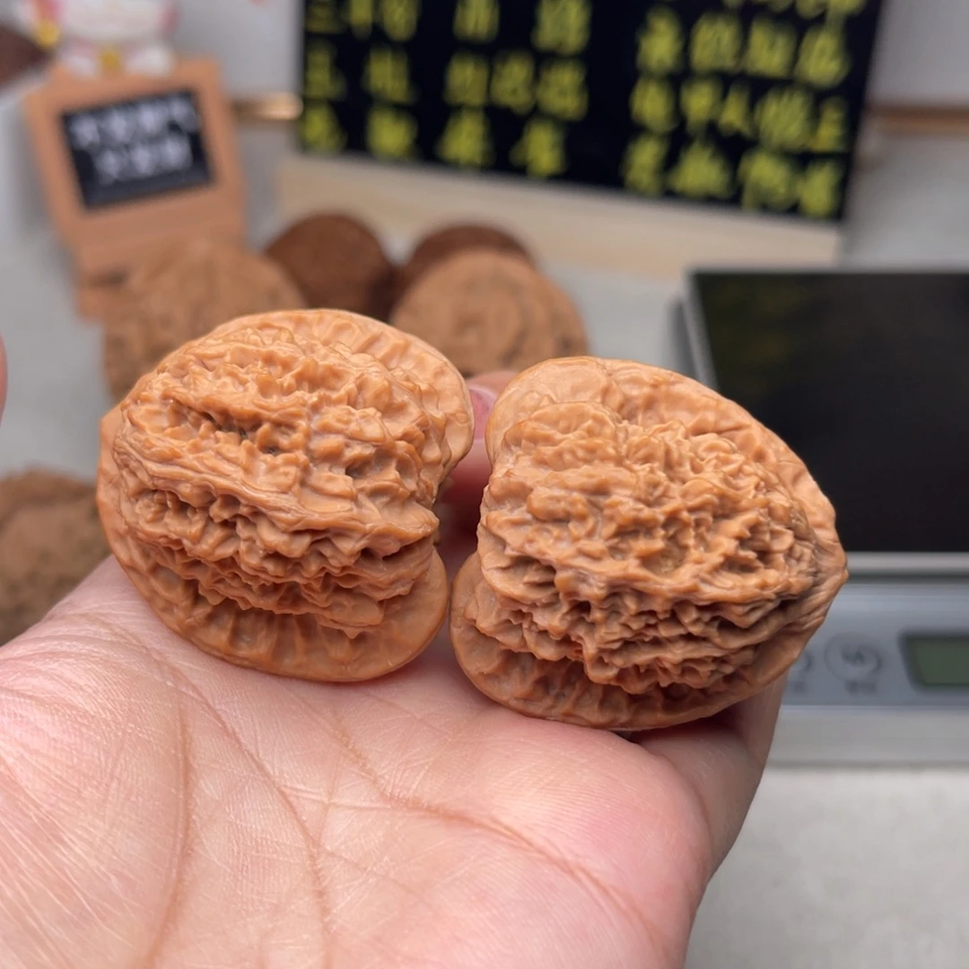 把件文玩核桃半月山