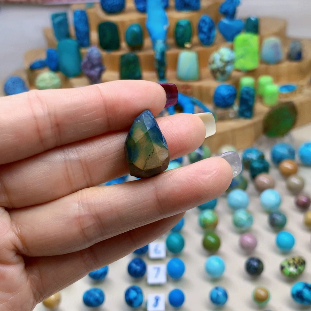 绿松石未镶嵌三彩随行