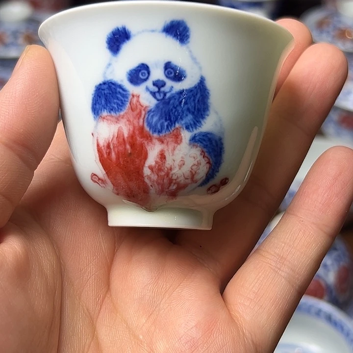 和*园青花釉里红熊猫主人杯（微瑕）