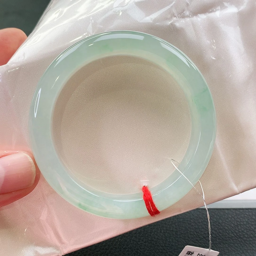 未镶嵌手镯翡翠天然翡翠手镯
