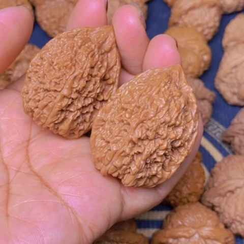 【闪购商品】文玩核桃吊坠?**-蒜头36