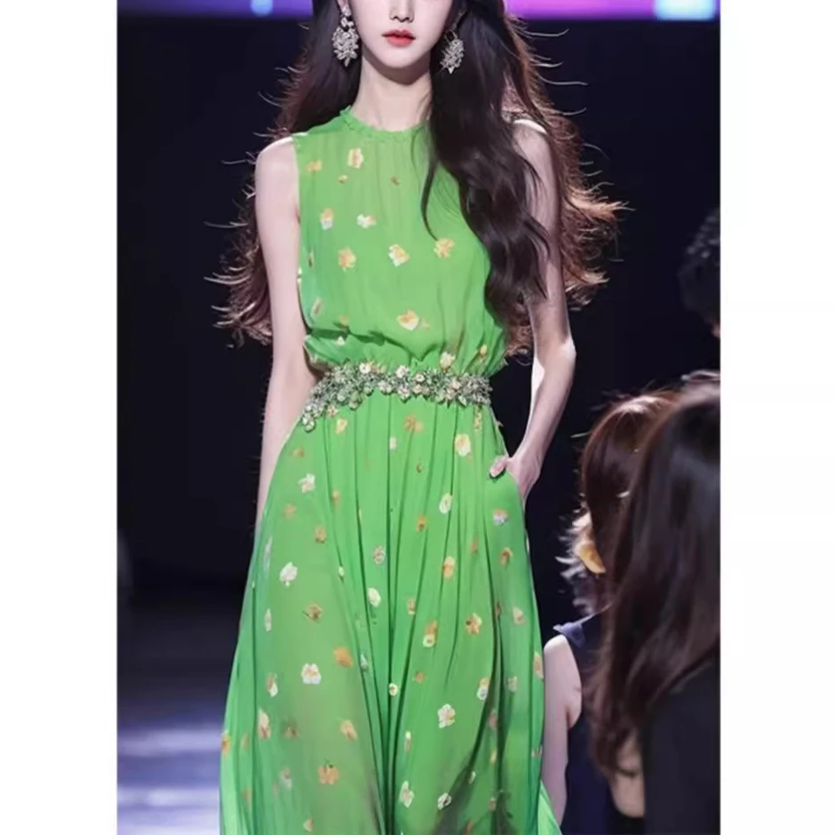 新款高端精致收腰长裙法式海边度假绿色碎花背心连衣裙女夏季