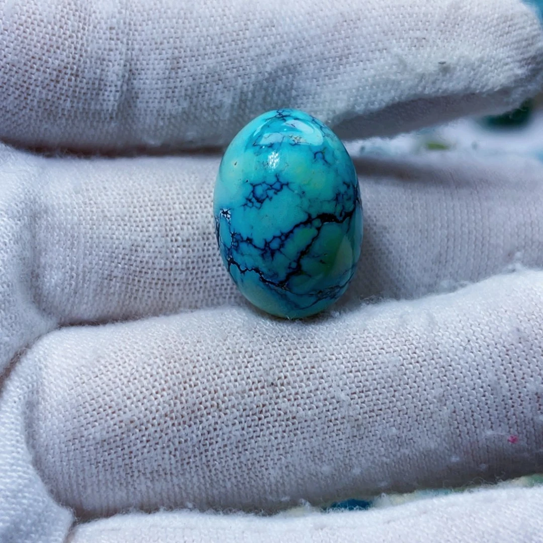 绿松石未镶嵌颈饰