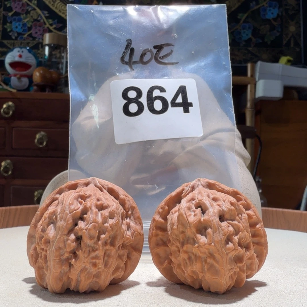 文玩核桃吊坠白狮子