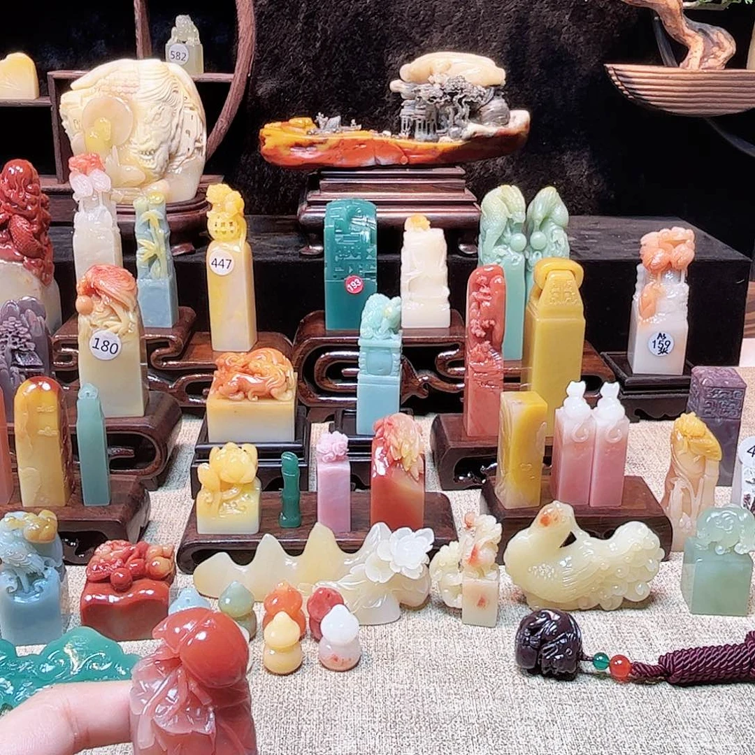寿山石印石清**?寿山石
