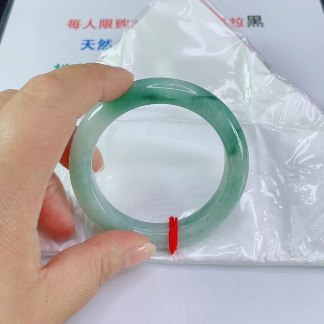 翡翠手镯未镶嵌野****~