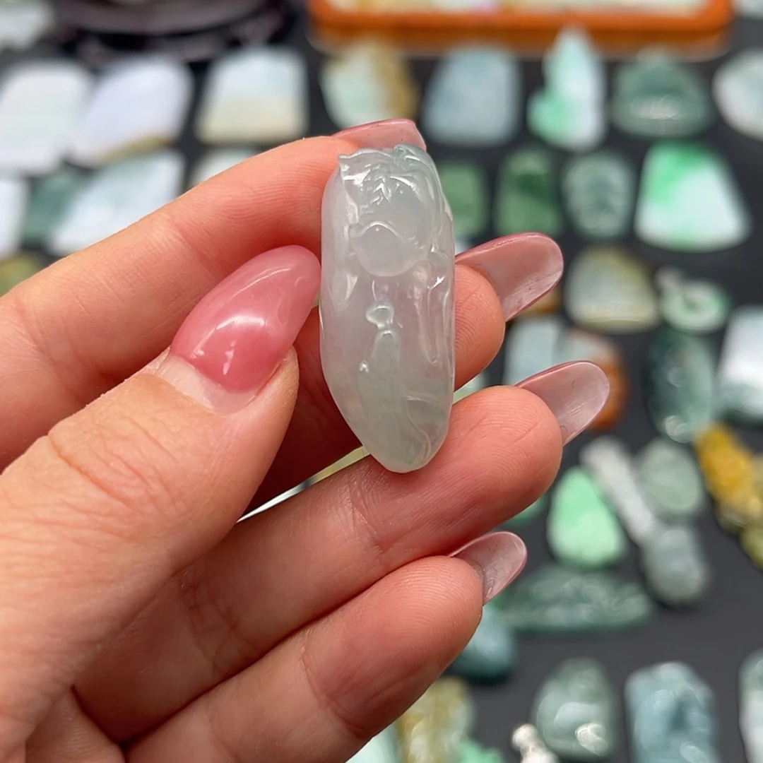 【闪购商品】翡翠颈饰未镶嵌莲花悟道