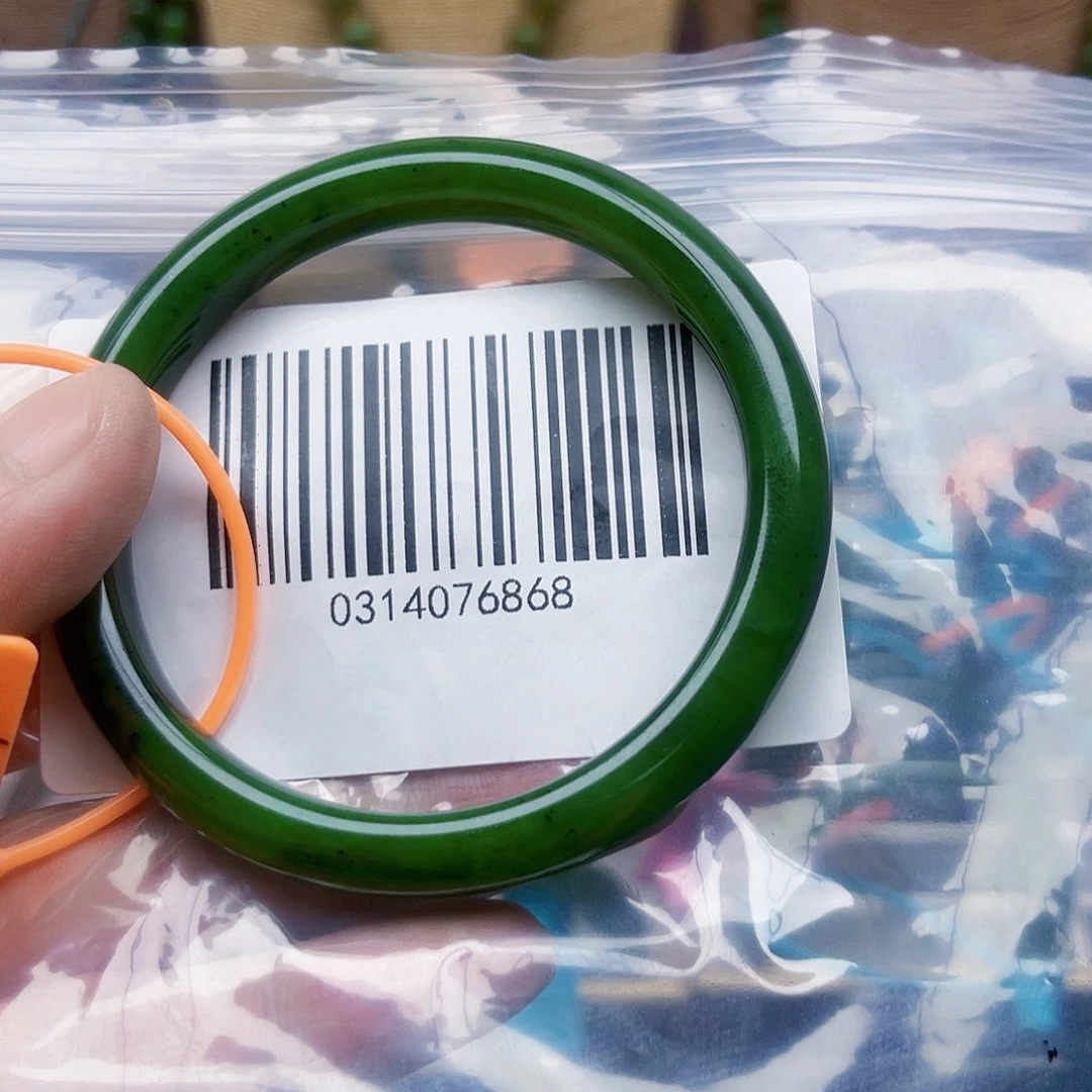 和田玉手镯未镶嵌初***.