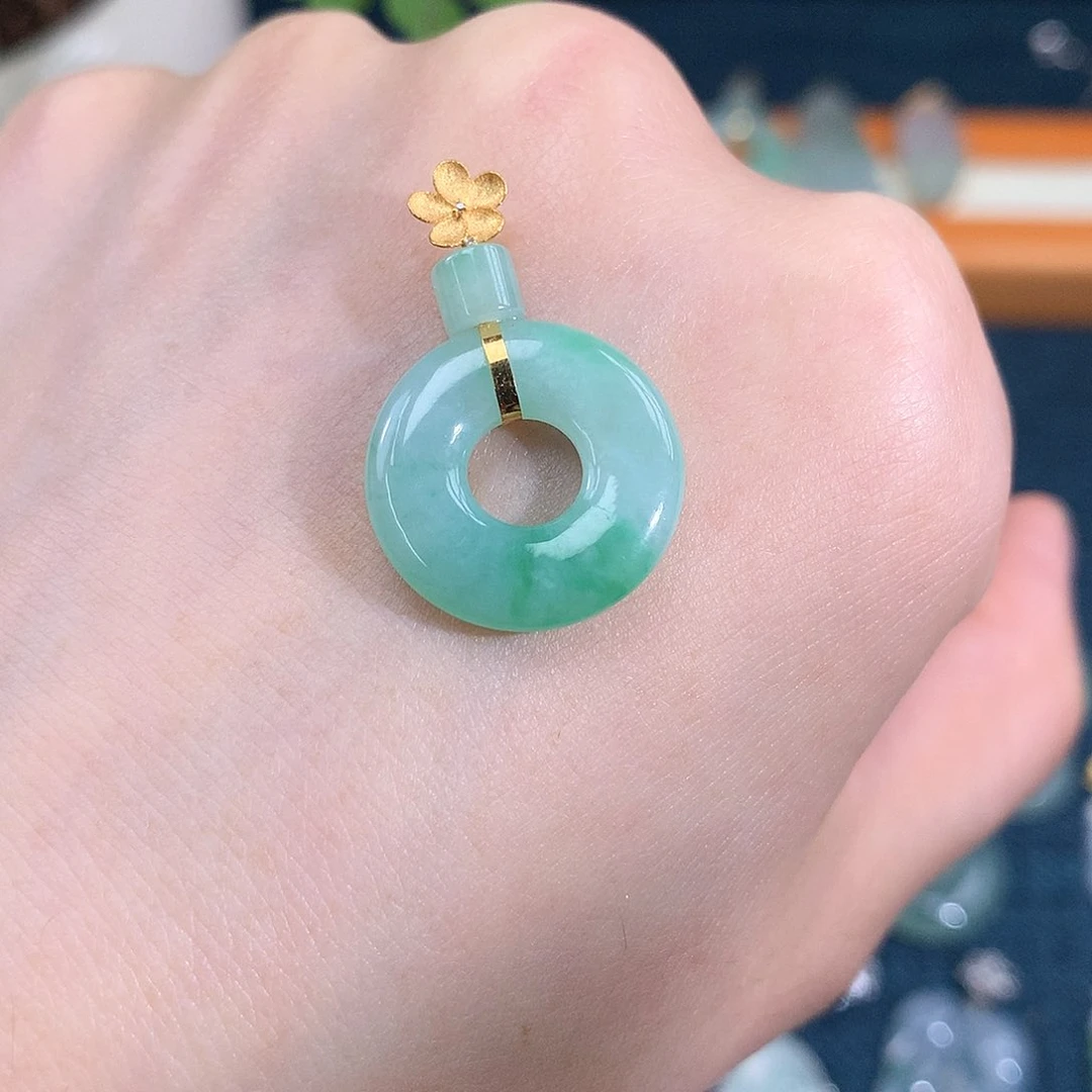 吊坠(不含链)18K金镶嵌翡翠