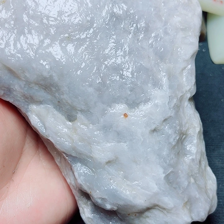 和田玉（糖玉）未镶嵌珠宝奇石