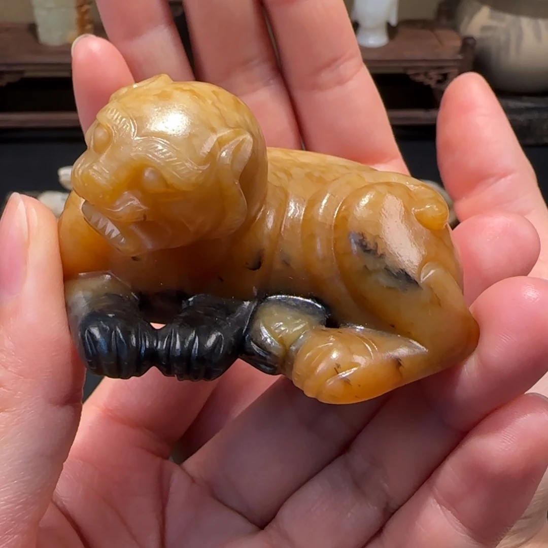 尚***容颈饰未镶嵌和田玉