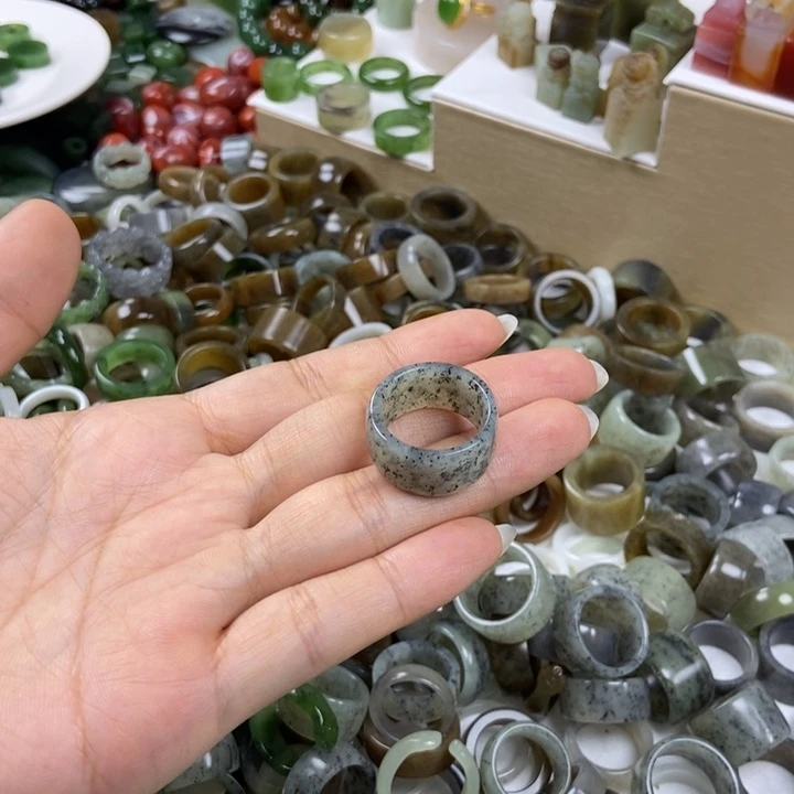 和田玉未镶嵌珠宝半成品速****粥