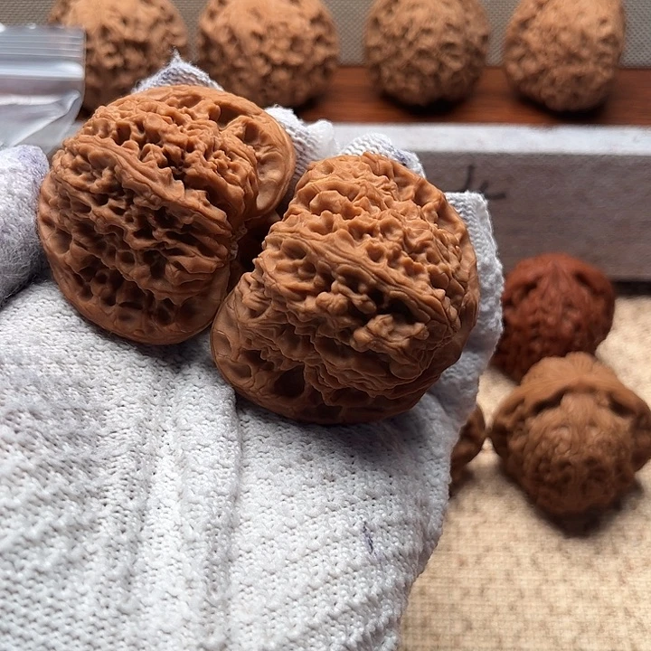 把件文玩核桃南疆石