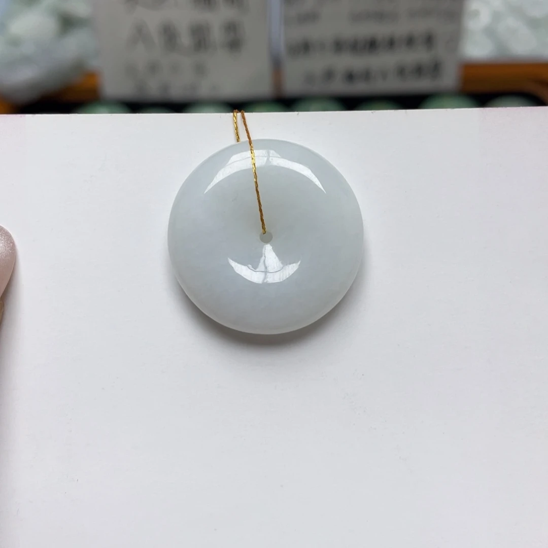 翡翠未镶嵌颈饰平安扣