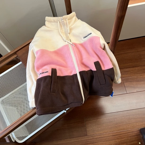 【编号P252】DL-72628-09-儿童拼色立领摇粒绒外套粉色-DLDM