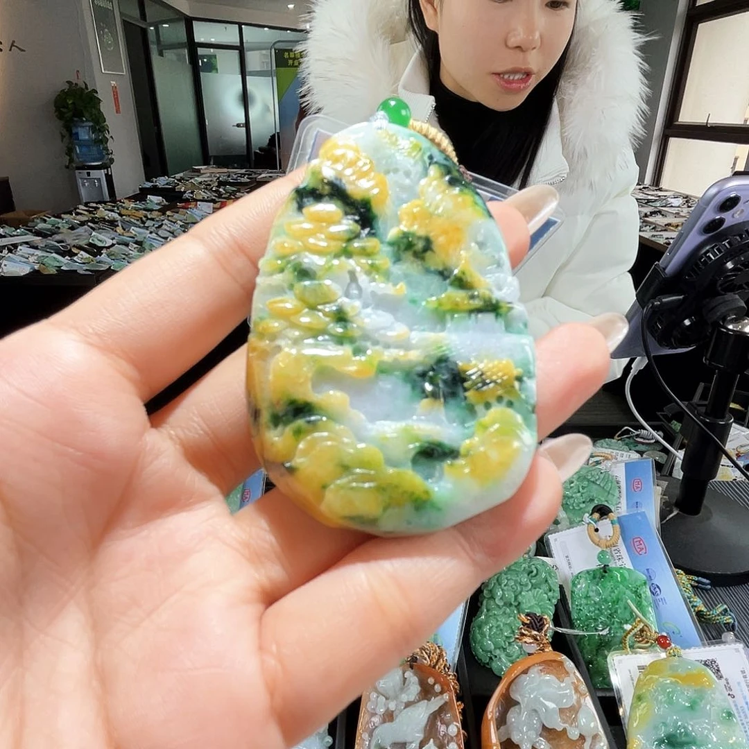 颈饰未镶嵌翡翠一