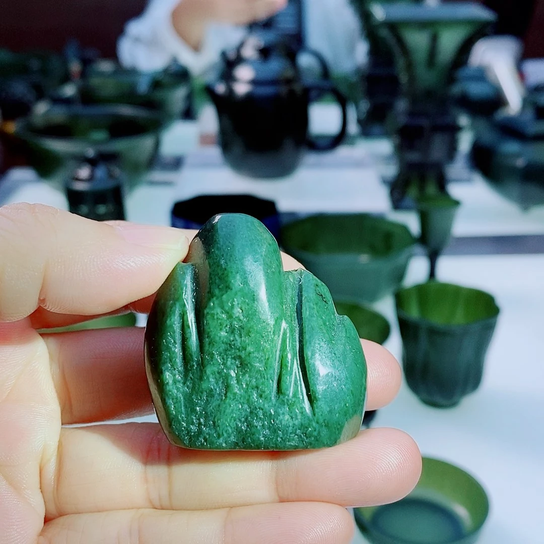 未镶嵌和田玉（青玉）把件