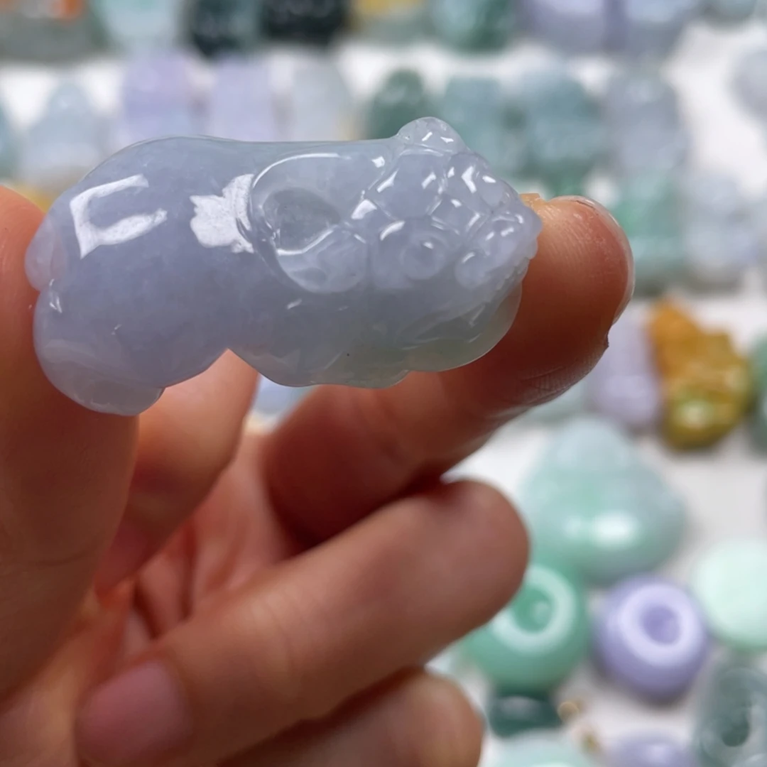 翡翠吊坠(赠链)未镶嵌