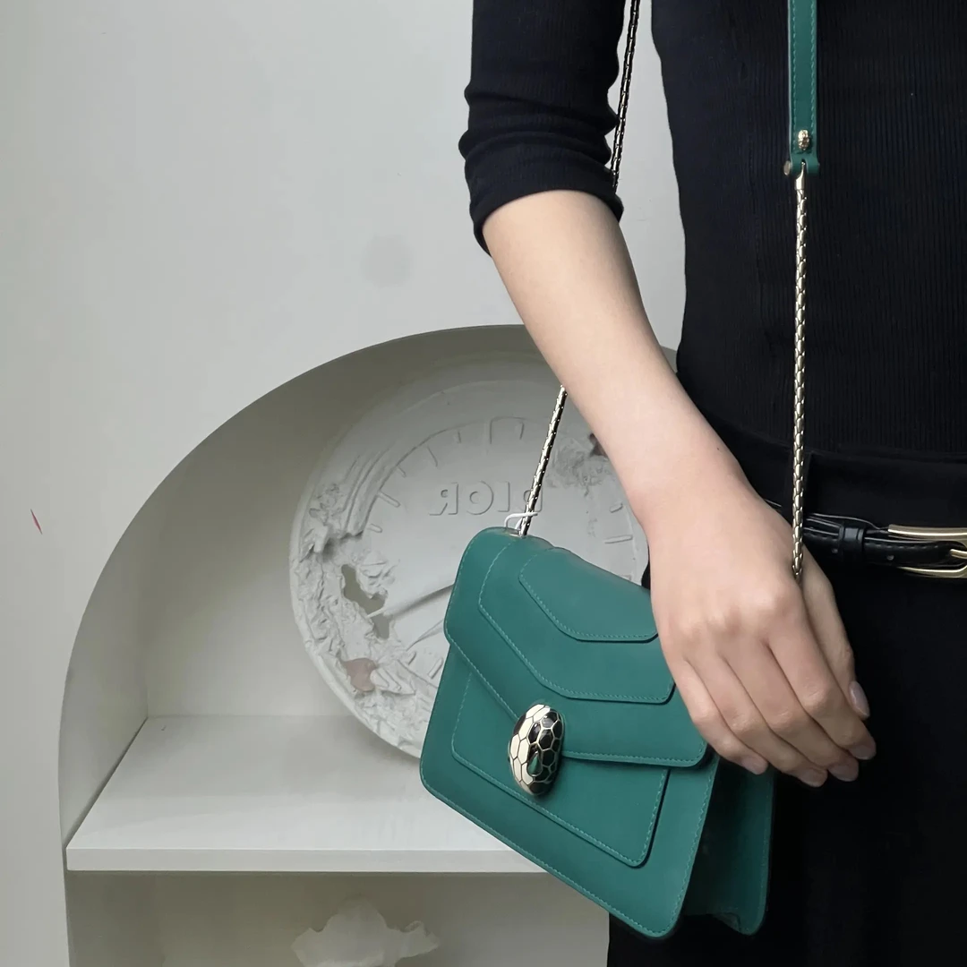 99新 BVLGARI/宝格丽 蛇头woc绿链条包/优品