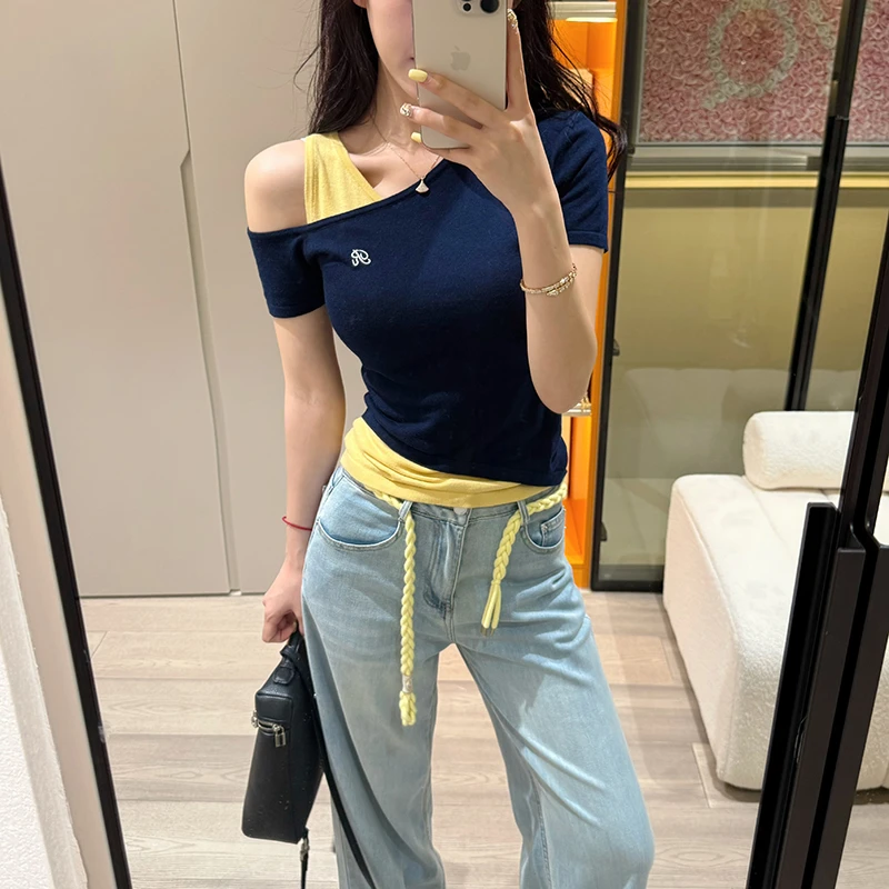 夏日多巴胺撞色设计感斜肩纯欲甜美辣妹短袖显瘦针织衫修身上衣女