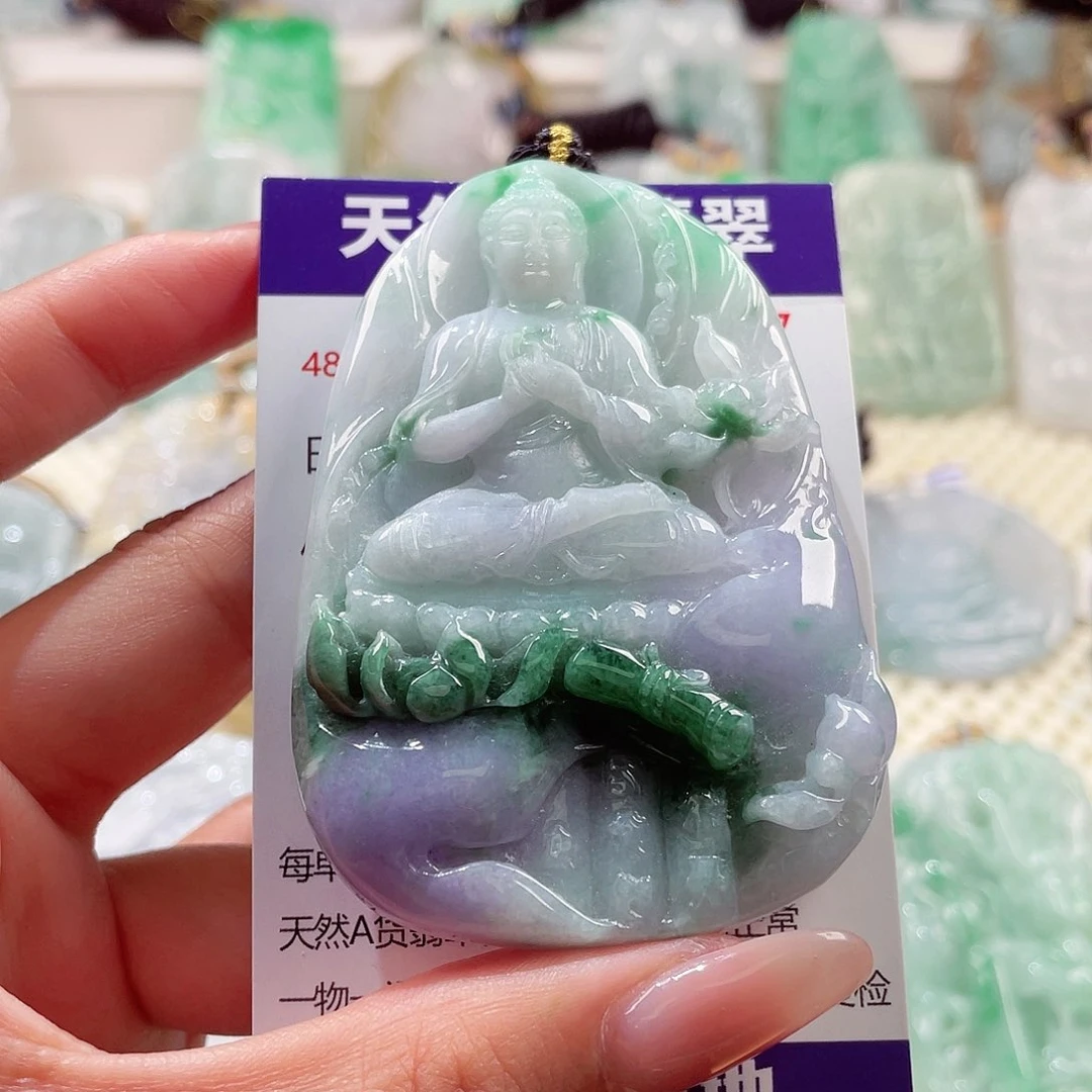 翡翠未镶嵌颈饰大日