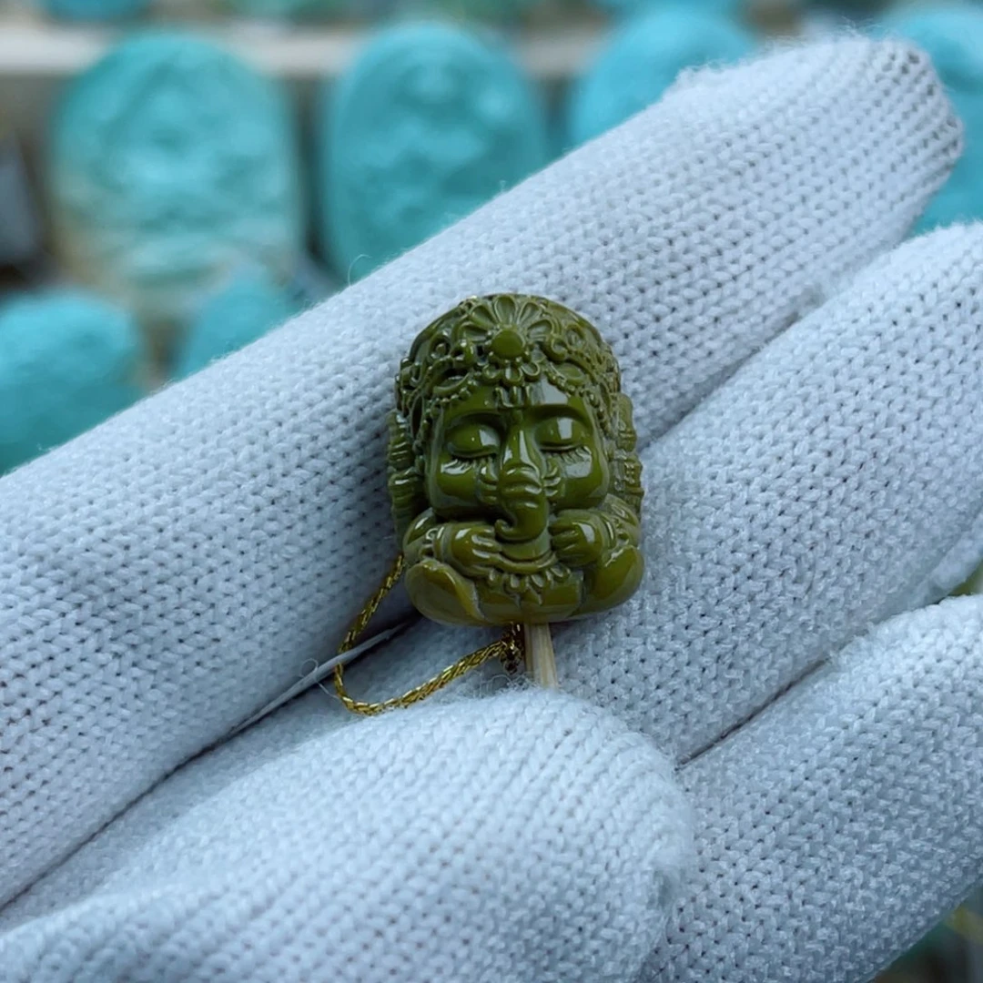 绿松石未镶嵌珠宝奇石