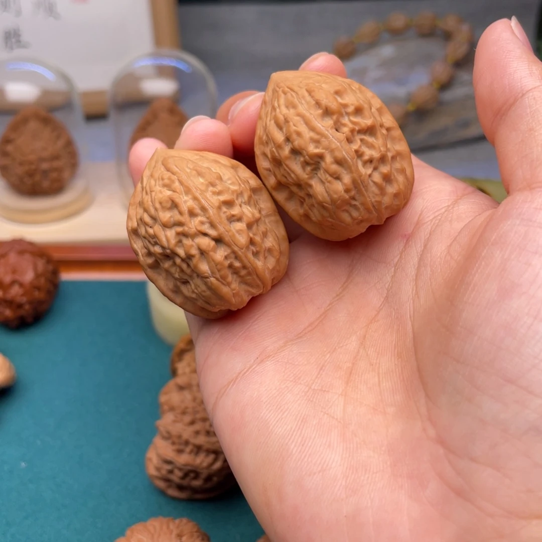 x***r文玩核桃吊坠蜡皮鸡