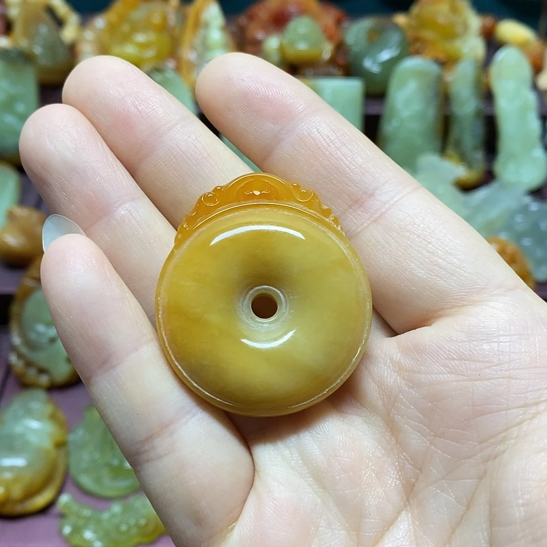 岫玉未镶嵌吊坠(赠链)