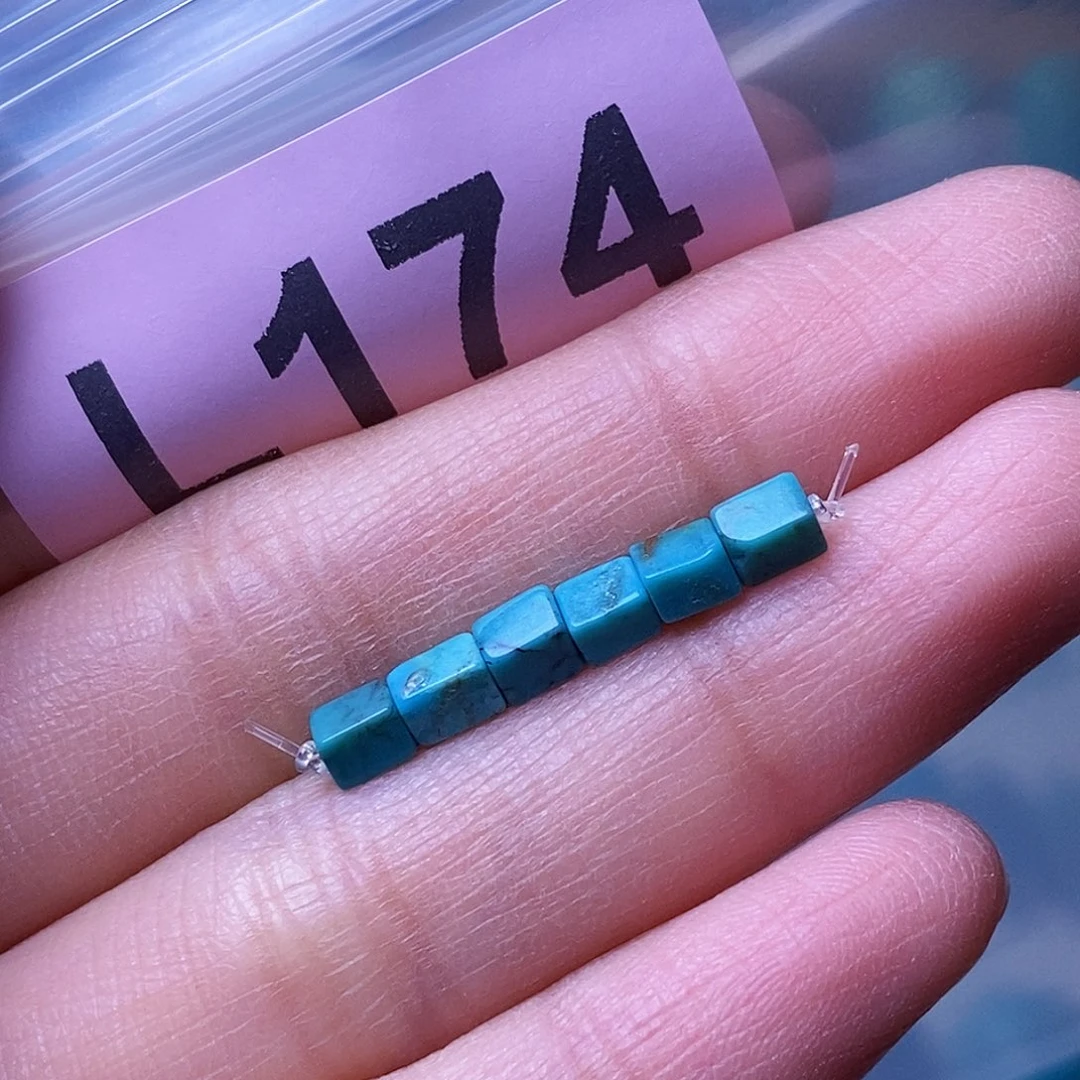 十堰原生态绿石头特色手工配饰