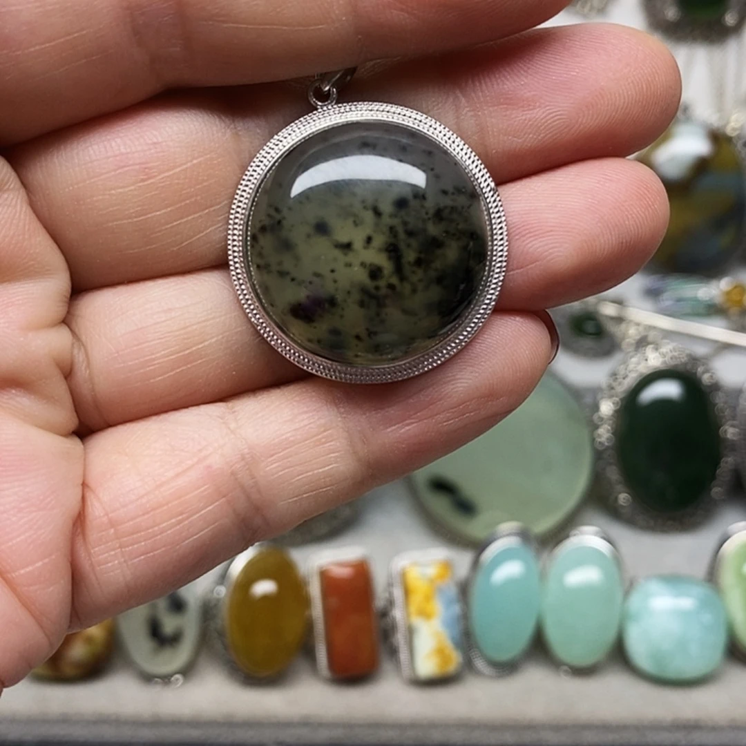 蛇纹石玉银S925镶嵌吊坠