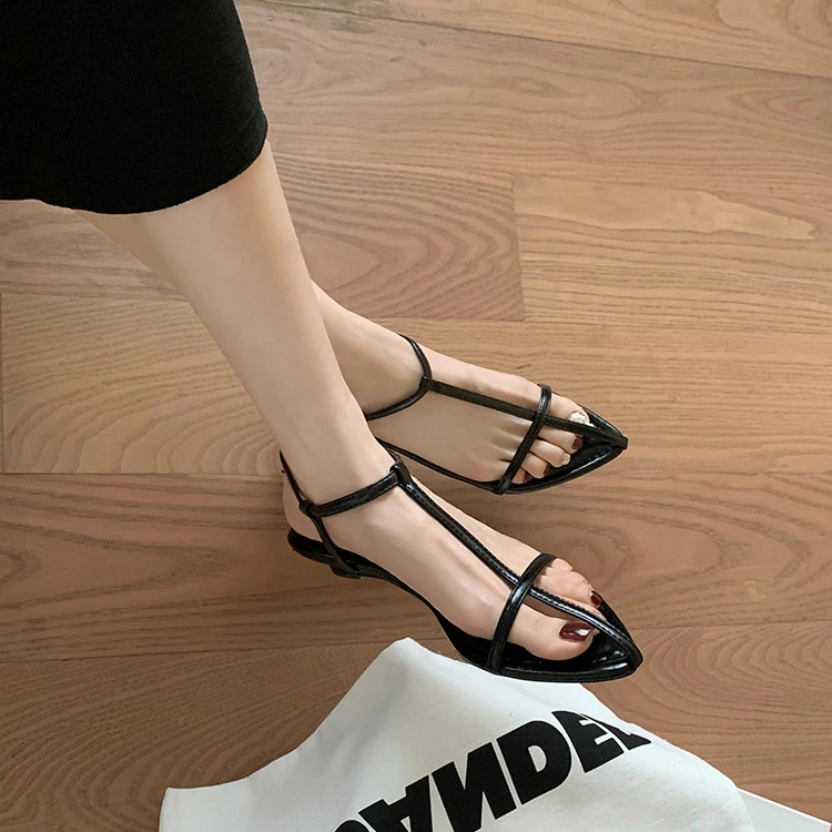 Amroze超火~超火尖头法式平底凉鞋女夏外穿2025新款十字带露趾凉