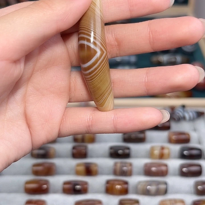 晴***坊玛瑙/玉髓合金珠宝奇石