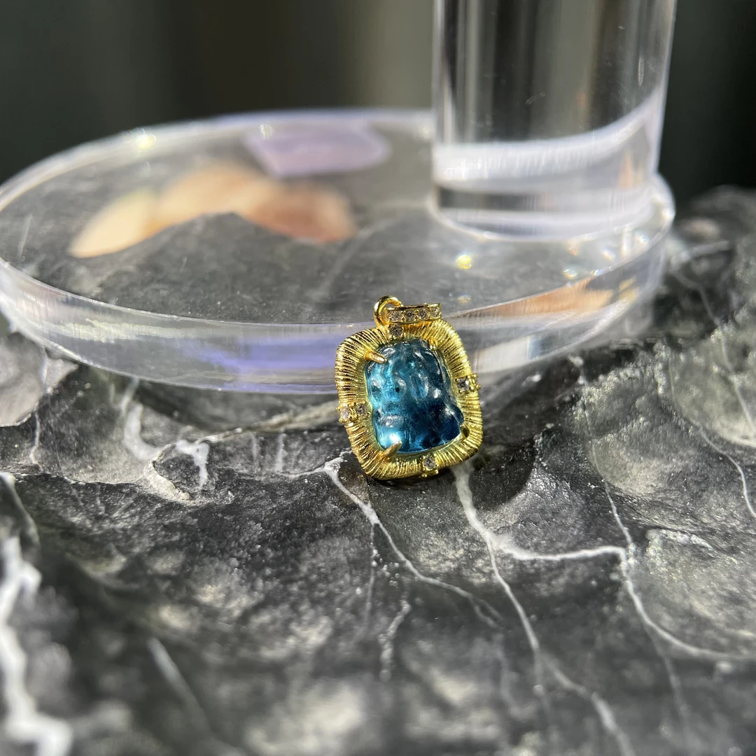 s925伦敦蓝托帕石貔貅吊坠 KT25120320