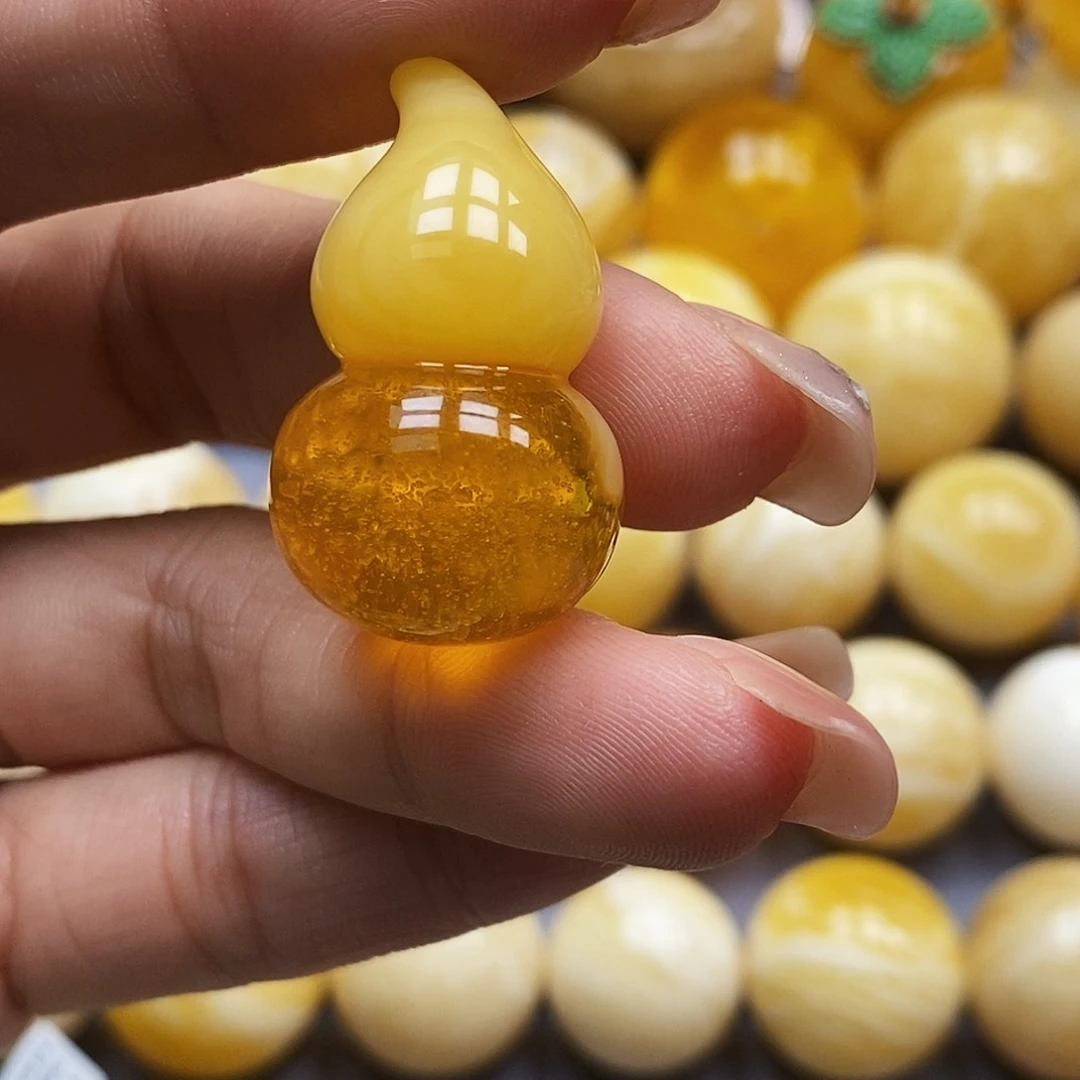 蜜蜡未镶嵌珠宝奇石