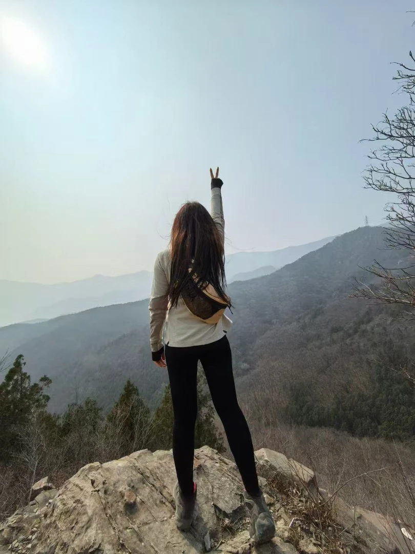 Linda 户外防水透气防滑徒步登山鞋(1-100)