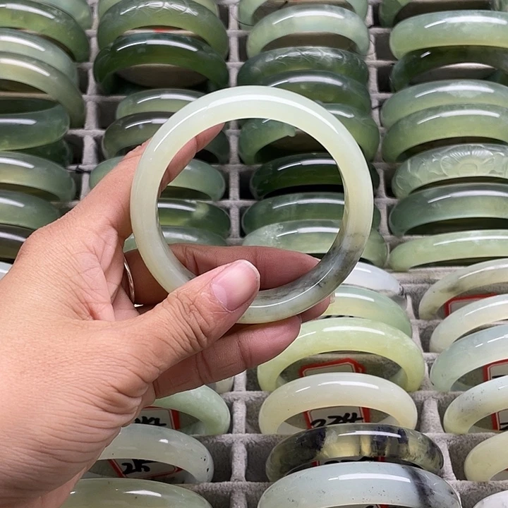 蛇纹石玉未镶嵌手镯210