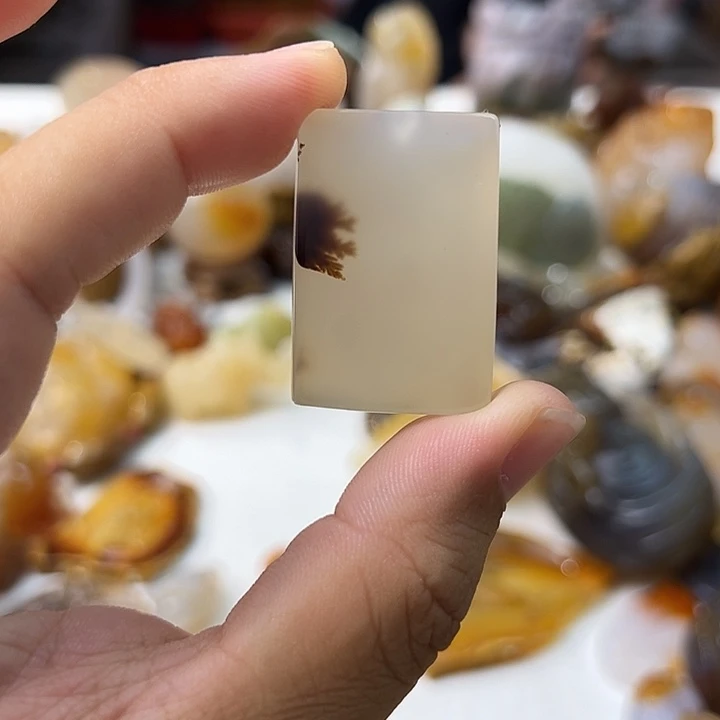 未镶嵌颈饰玛瑙/玉髓