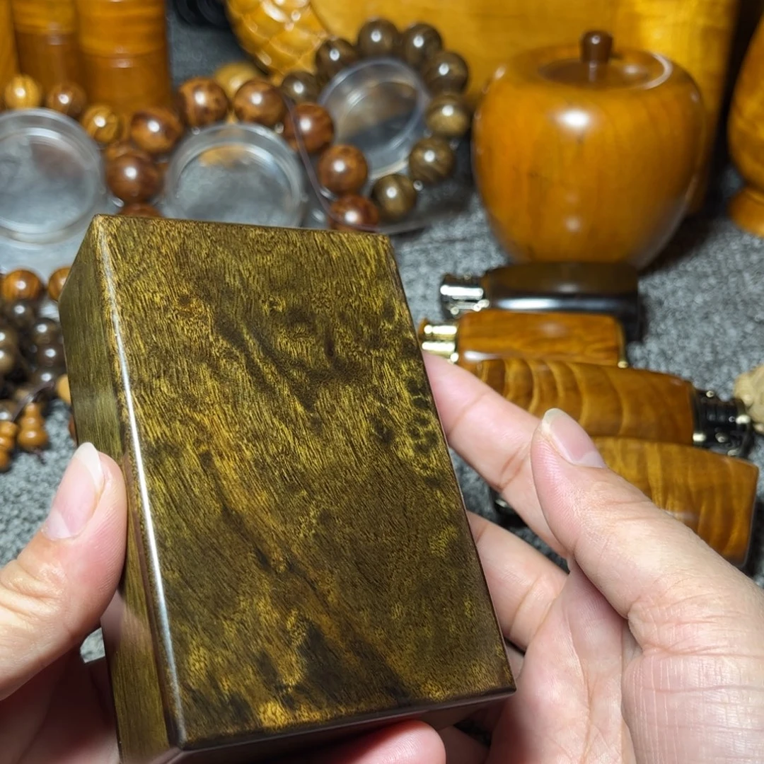 金丝楠阴沉粗烟盒