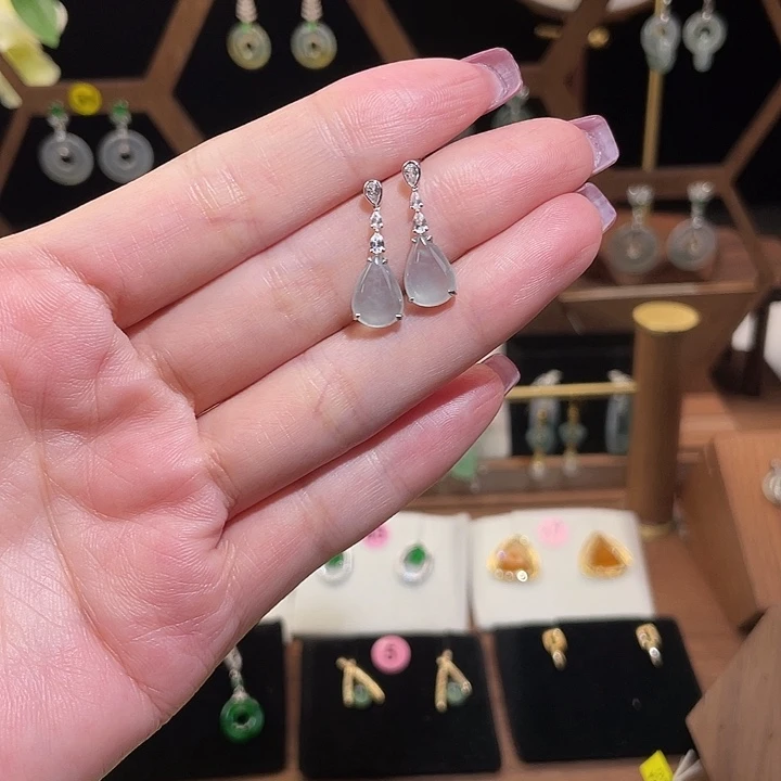 翡翠18K金镶嵌耳饰