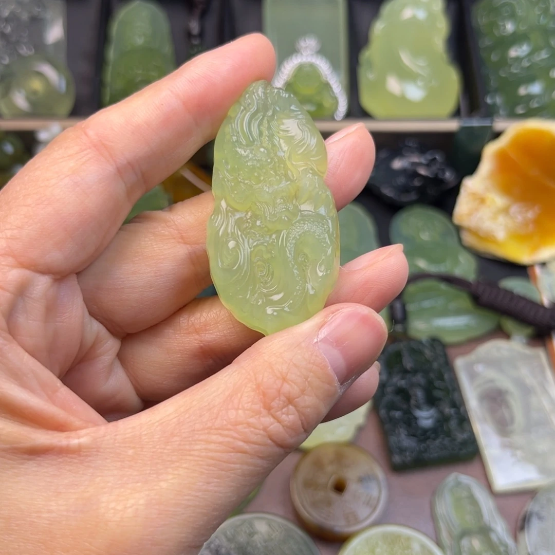 蛇纹石玉未镶嵌吊坠(不含链)