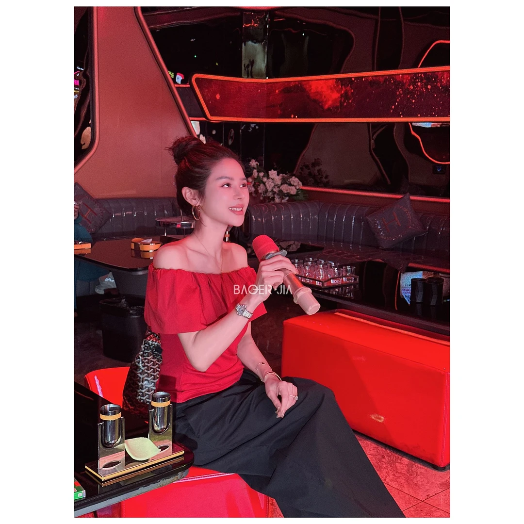 66-【超有感觉】宝儿家含幂BL101625204夏季款时尚荷叶领一字肩上衣