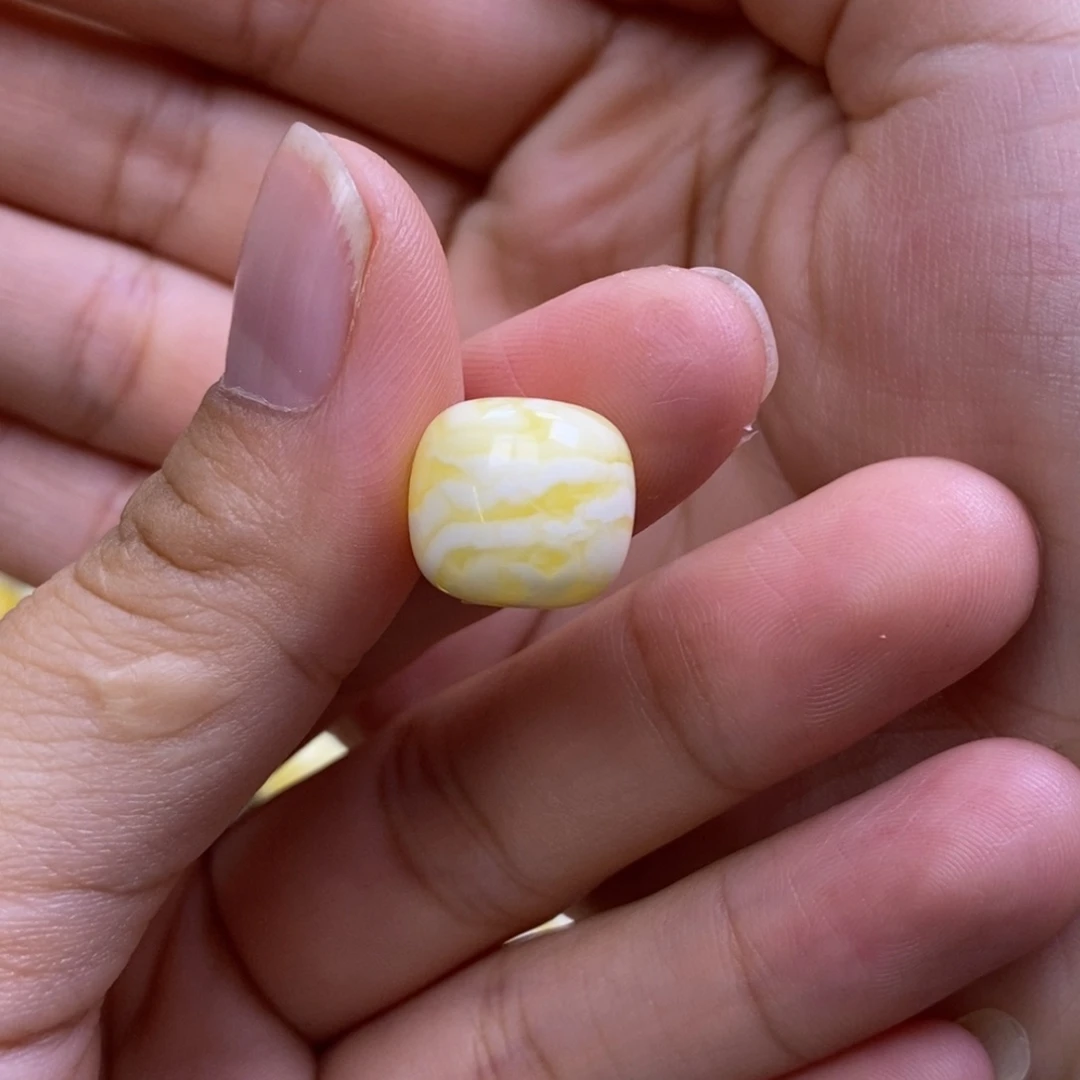 琥珀未镶嵌珠宝奇石13.1