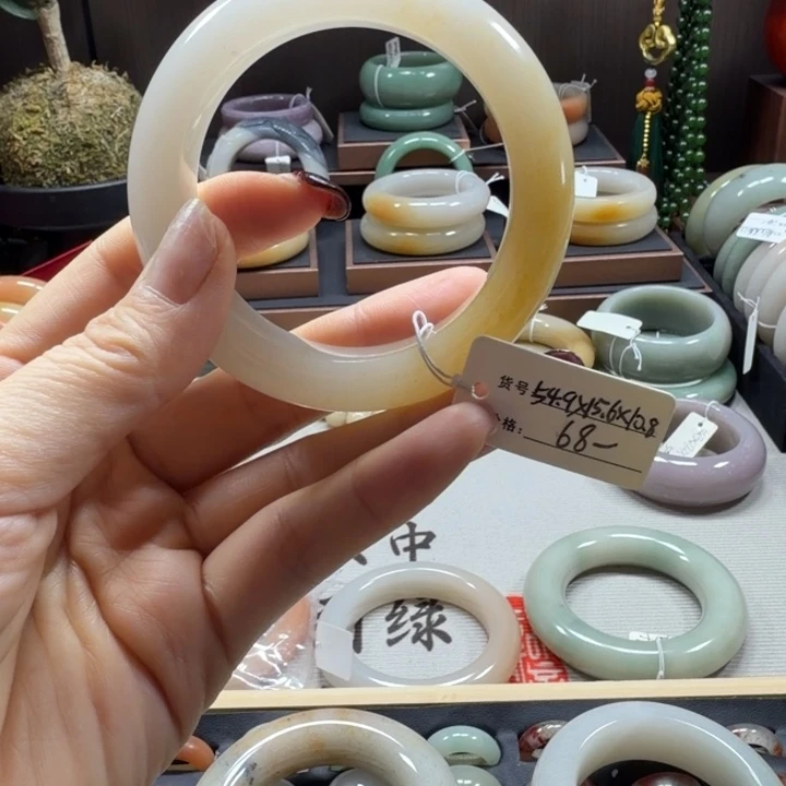 石英质玉未镶嵌手镯