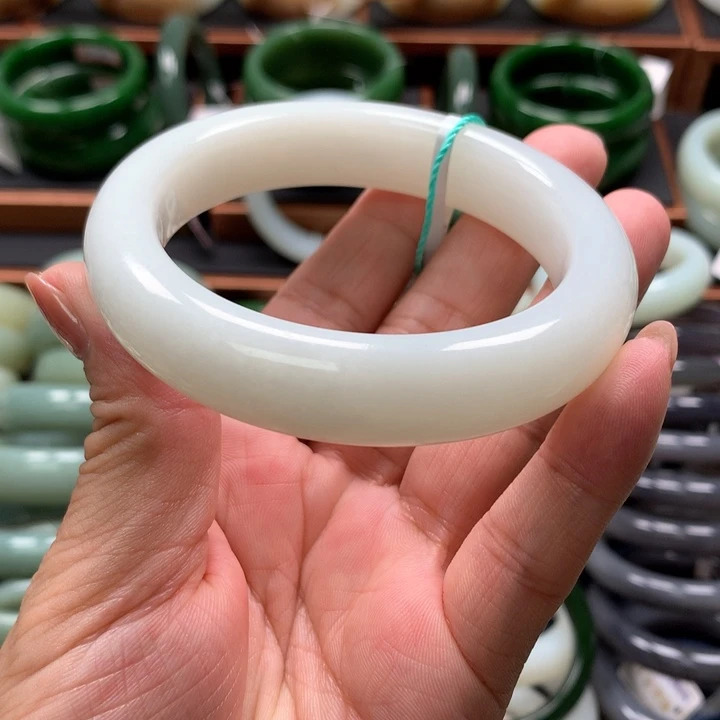 【闪购商品】未镶嵌手镯和田玉