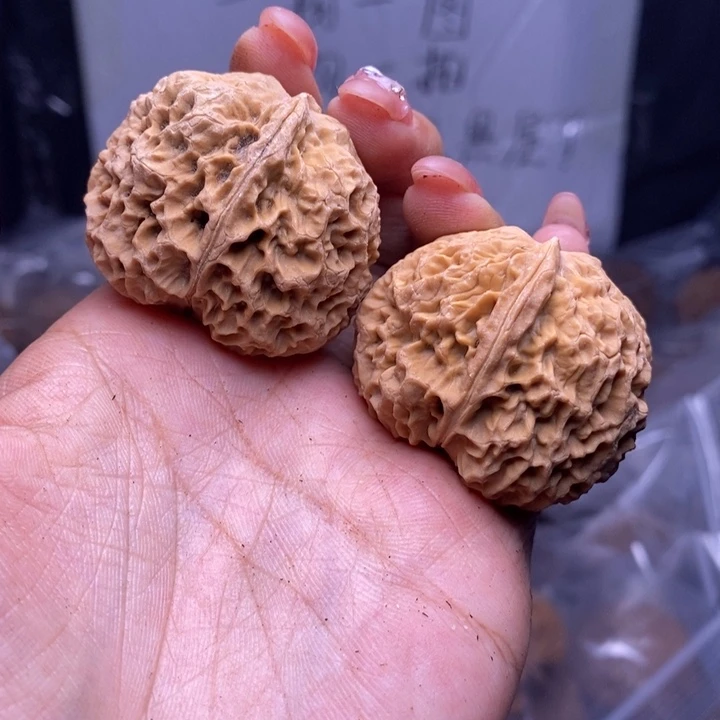 把件文玩核桃云南野生铁核桃132号40mm