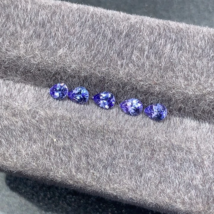 未镶嵌裸石坦桑石0.75克拉