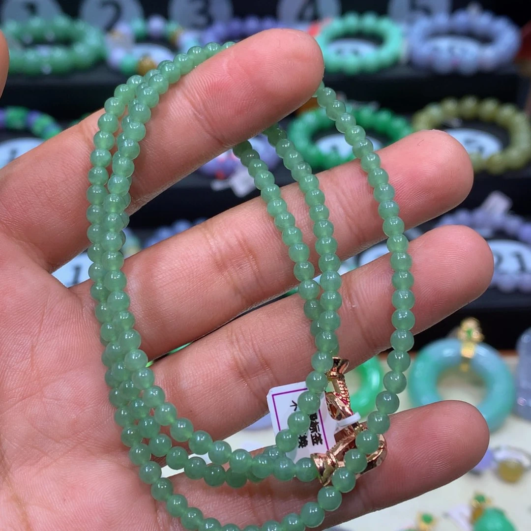 尘***少翡翠未镶嵌颈饰翡翠