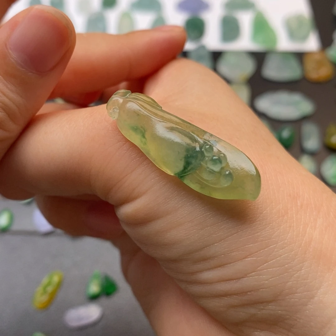 定制翡翠未镶嵌玉兰花