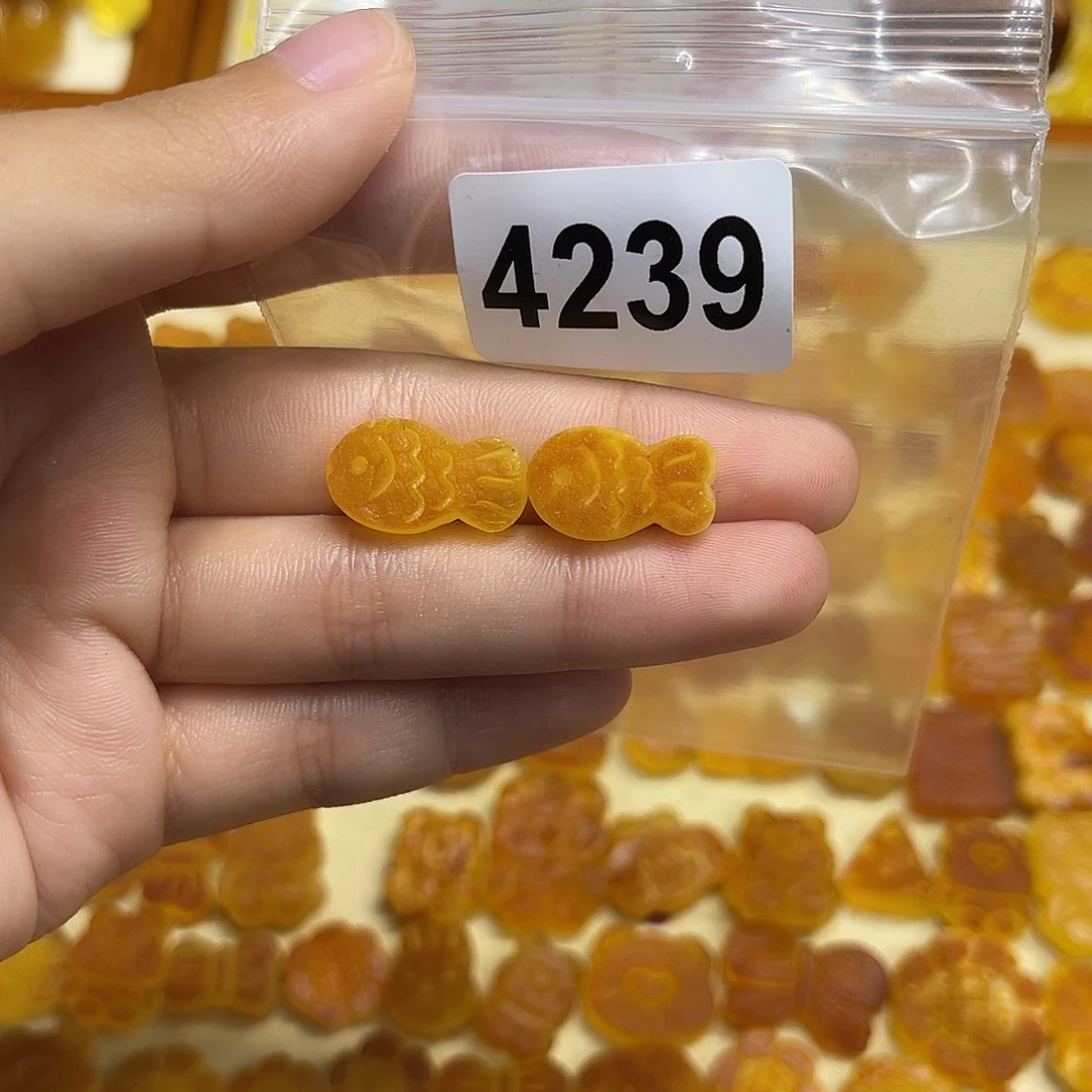 美***e琥珀未镶嵌珠宝奇石