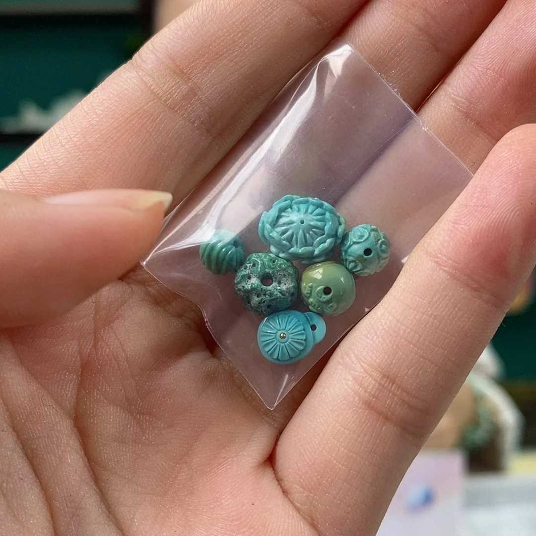 绿松石未镶嵌珠宝奇石